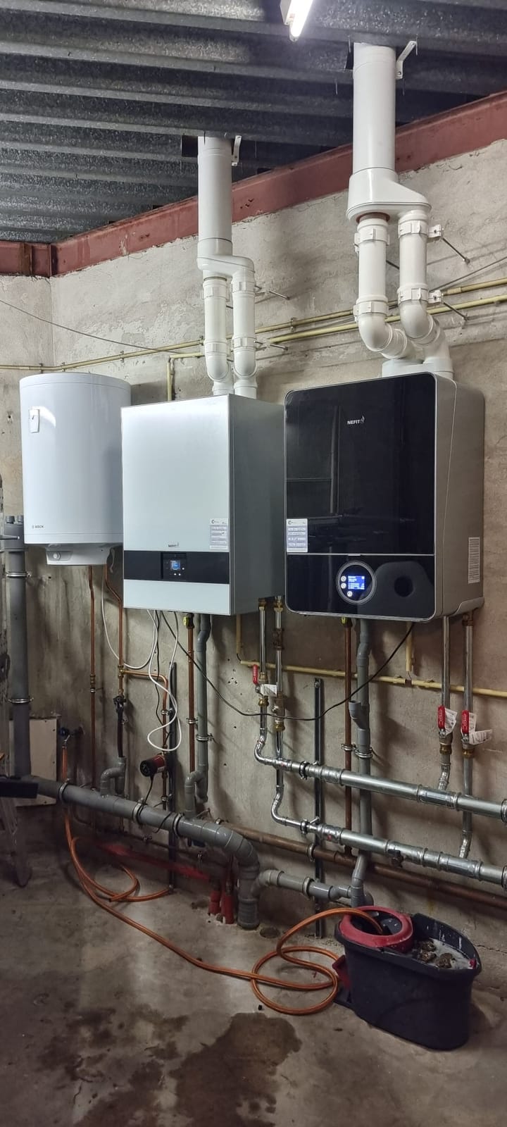 Dubbele CV-ketel met boiler — Rawza Installatiebedrijf